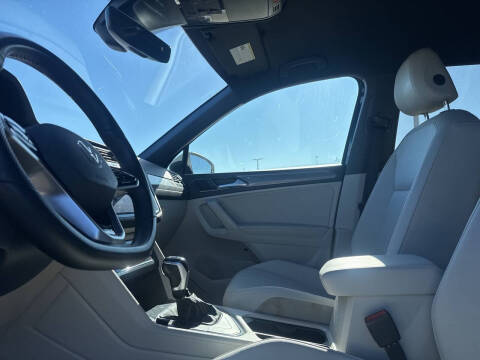 2022 Volkswagen Tiguan SE R-Line Black