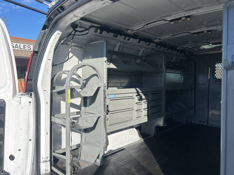 2022 Chevrolet Express 2500