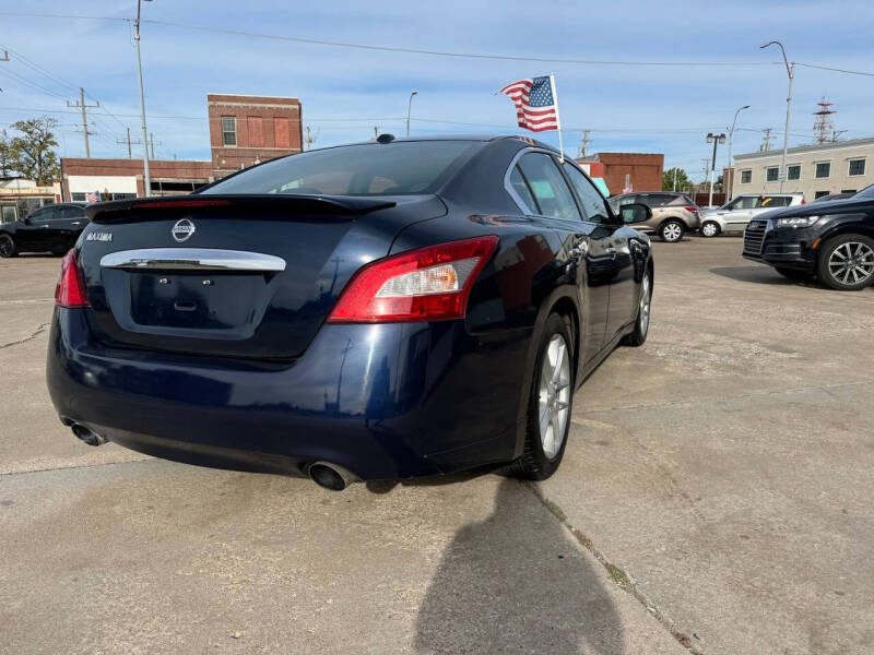 2009 Nissan Maxima SV photo 11