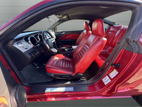 2005 Ford Mustang GT Deluxe