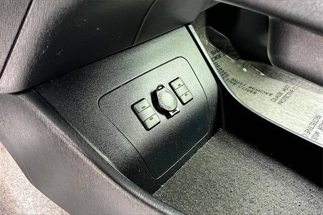 2012 Toyota Prius Plug-in Hybrid Advanced