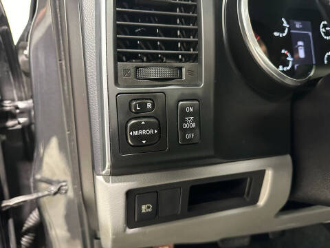 2018 Toyota Sequoia SR5