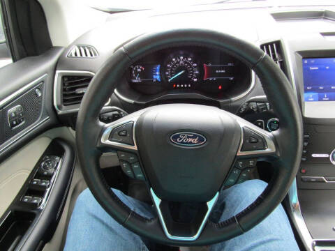 2020 Ford Edge Titanium