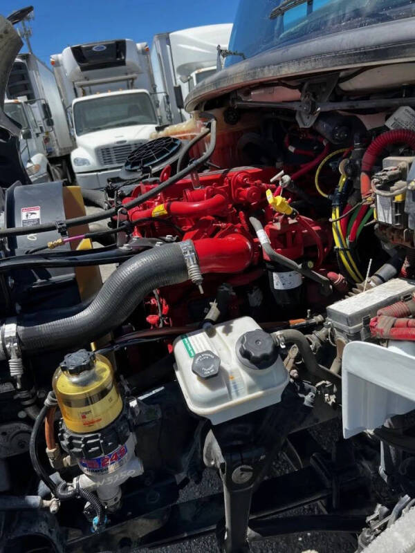 2018 Freightliner M2 106