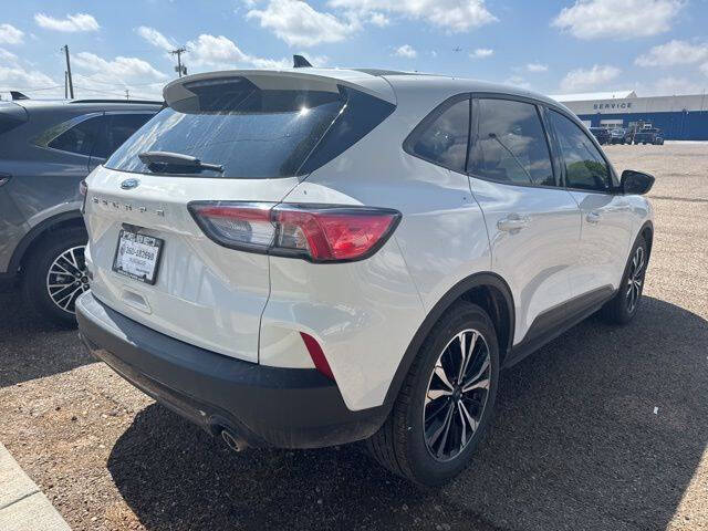 2022 Ford Escape SE
