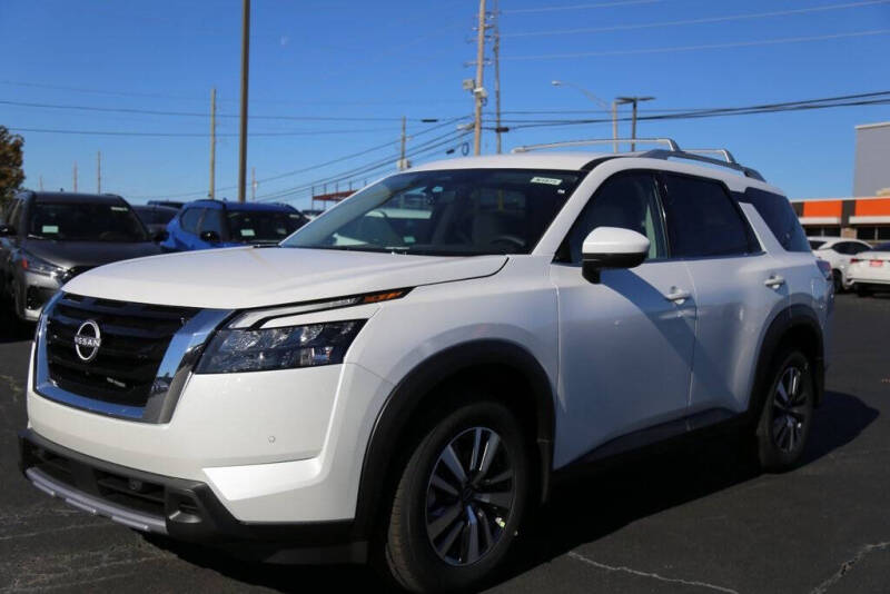 2025 Nissan Pathfinder SL