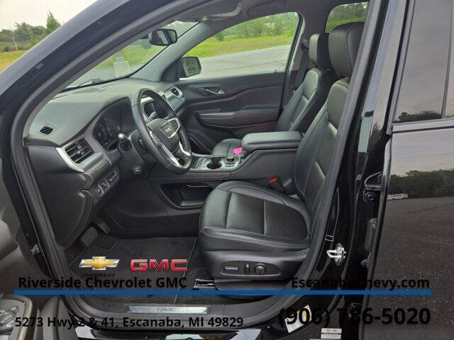 2023 GMC Acadia SLT