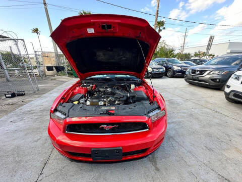 2014 Ford Mustang V6