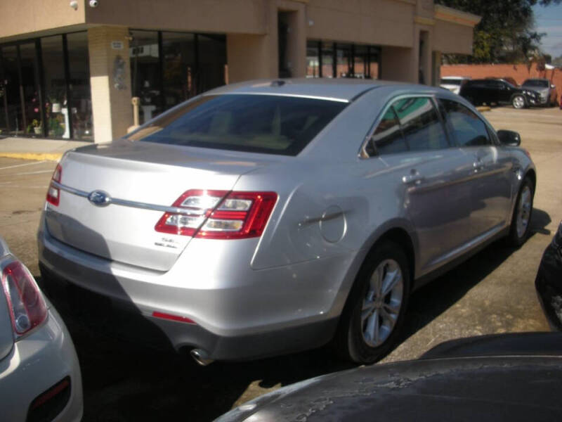 2014 Ford Taurus SEL