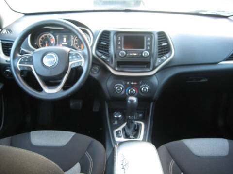 2016 Jeep Cherokee Sport