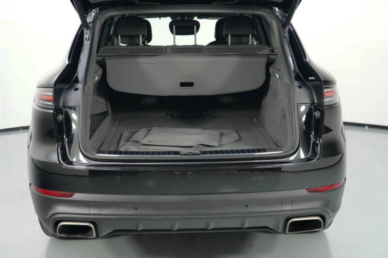 2022 Porsche Cayenne Platinum Edition