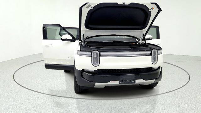 2025 Rivian R1T