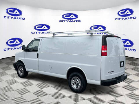 2023 GMC Savana 2500