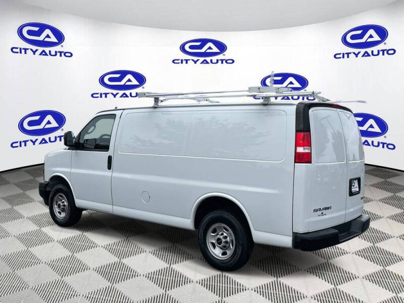 2023 GMC Savana 2500