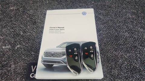 2025 Volkswagen Atlas Cross Sport SEL R-Line Black 4Motion