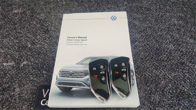 2025 Volkswagen Atlas Cross Sport SEL R-Line Black 4Motion