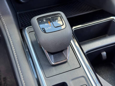 2023 Nissan Pathfinder SV