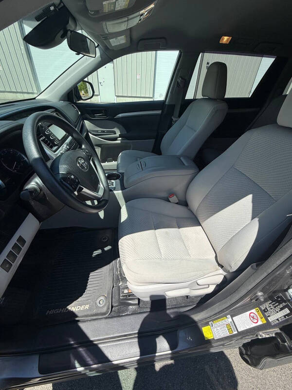 2018 Toyota Highlander LE