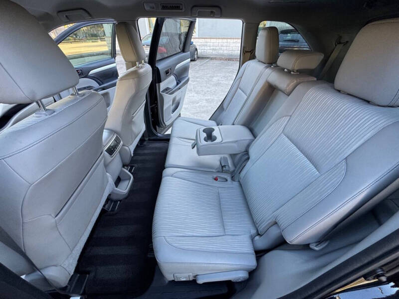 2014 Toyota Highlander LE