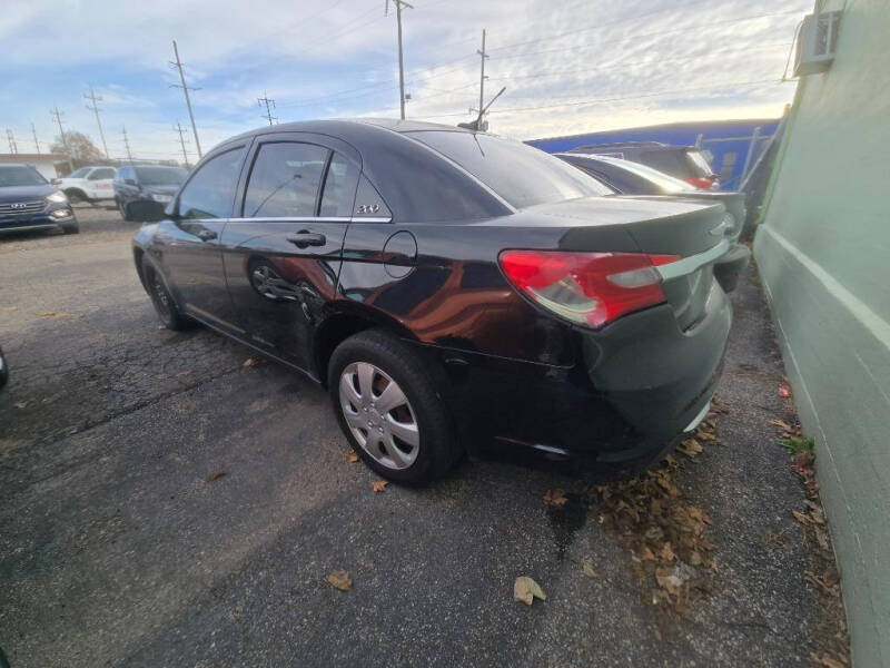 2014 Chrysler 200 LX
