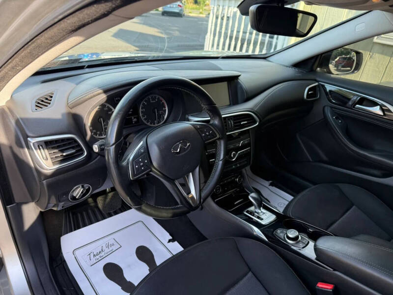 2017 Infiniti QX30