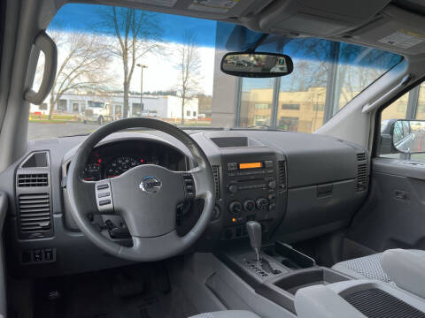 2004 Nissan Armada SE