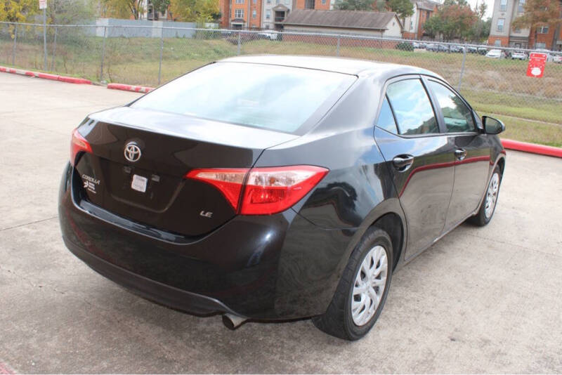 2019 Toyota Corolla LE photo 3