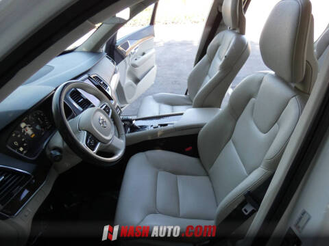 2016 Volvo XC90 T6 Momentum