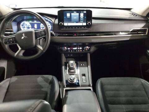 2023 Mitsubishi Outlander PHEV SE