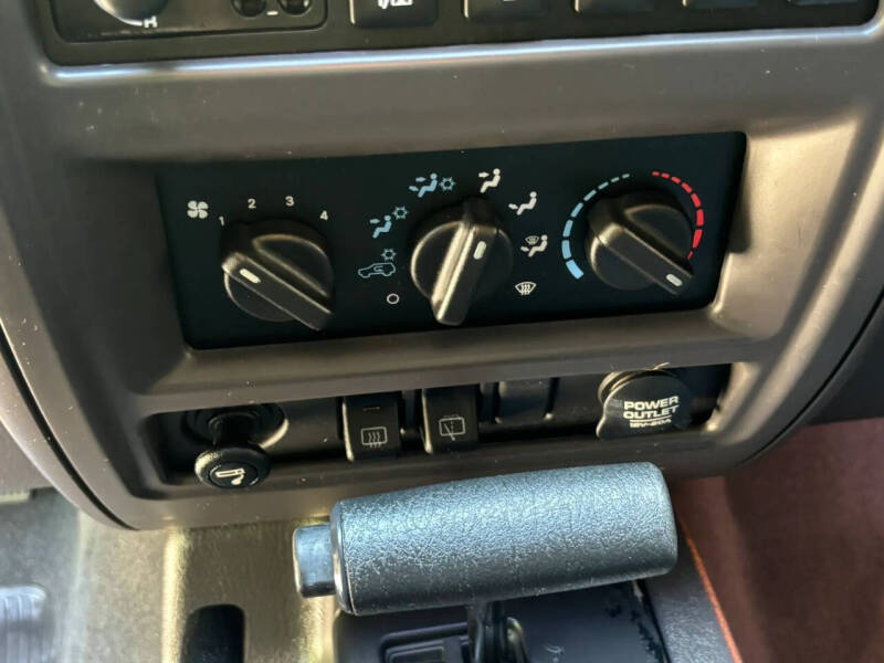 2000 Jeep Cherokee Sport
