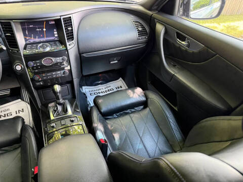 2017 Infiniti QX70