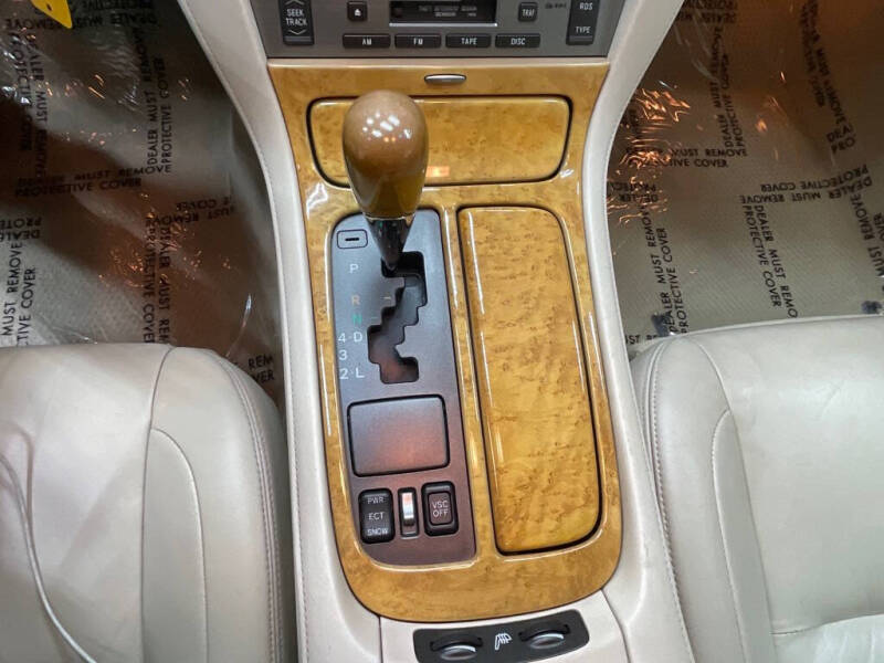 2004 Lexus SC 430