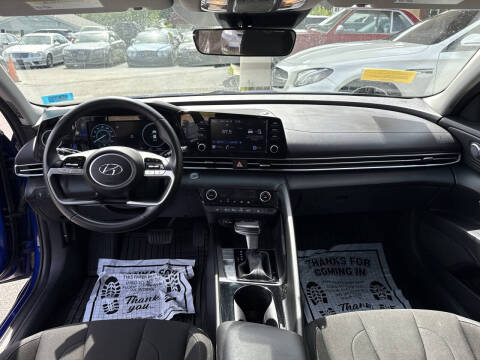 2022 Hyundai Elantra SEL