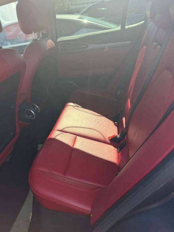 2019 Alfa Romeo Stelvio Sport