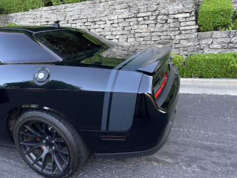 2016 Dodge Challenger 392 HEMI Scat Pack Shaker