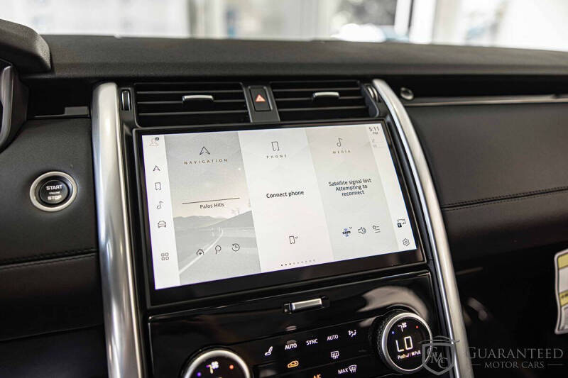 2024 Land Rover Discovery P300 S