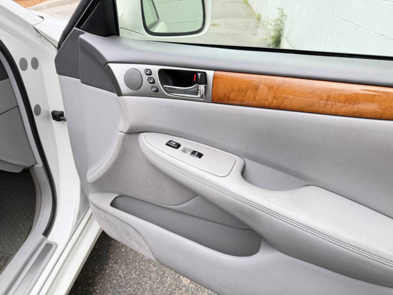 2005 Lexus ES 330