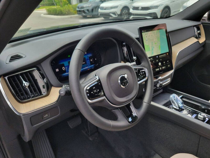 2026 Volvo XC60 B5 Plus