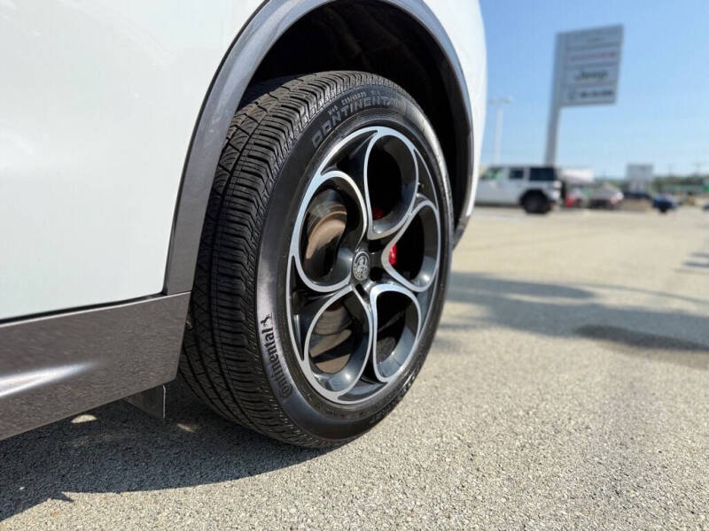 2024 Alfa Romeo Stelvio Ti