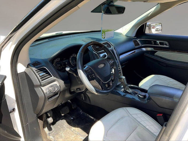 2017 Ford Explorer Platinum