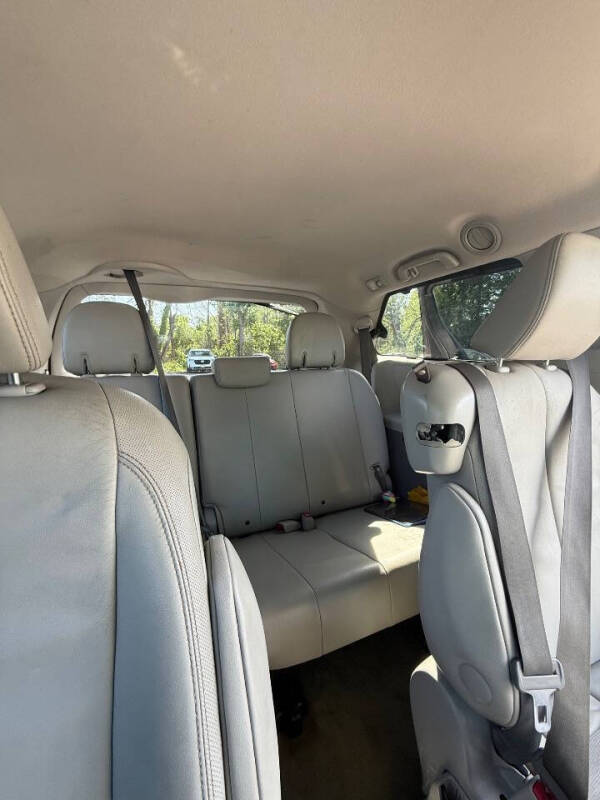 2013 Toyota Sienna XLE 8-Passenger