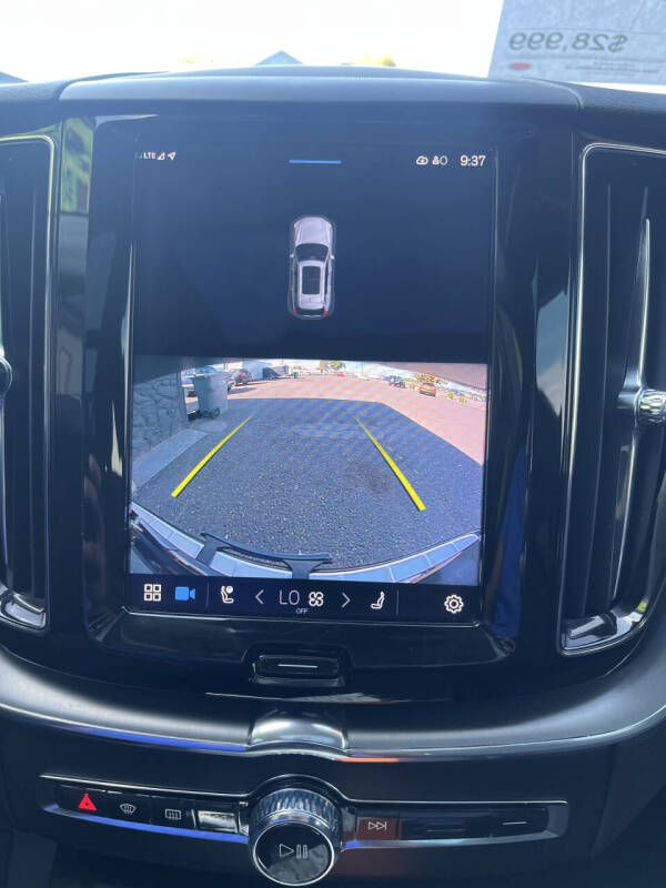 2023 Volvo XC60 B5 Core