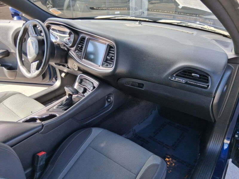 2015 Dodge Challenger SXT