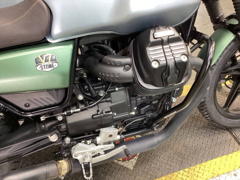 2021 Moto Guzzi V7 Stone Centenario E5