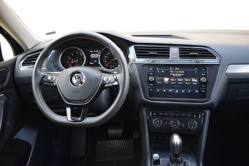 2021 Volkswagen Tiguan SE R-Line Black