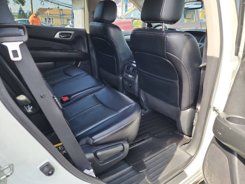 2018 Nissan Pathfinder SL