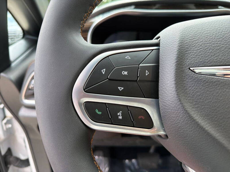 2023 Chrysler Pacifica Plug-In Hybrid Pinnacle