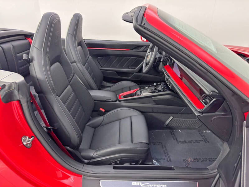 2025 Porsche 911 Carrera