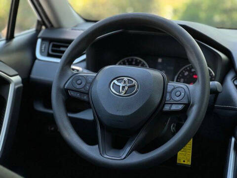 2022 Toyota RAV4 LE