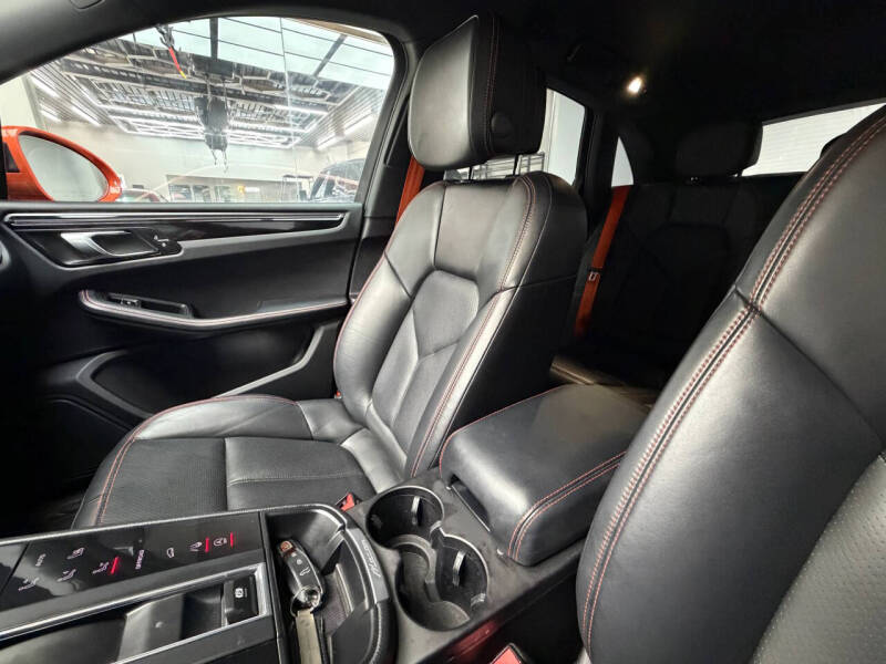 2022 Porsche Macan